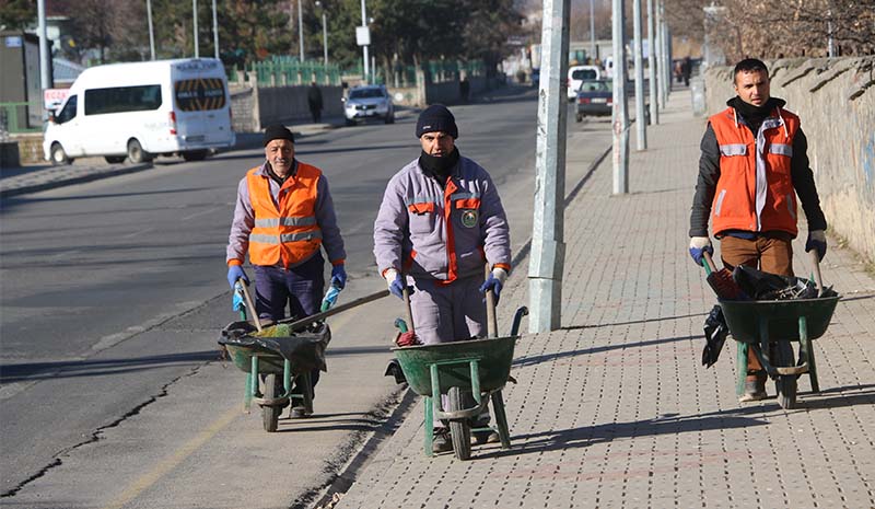 Temizlik çalışmaları sürüyor