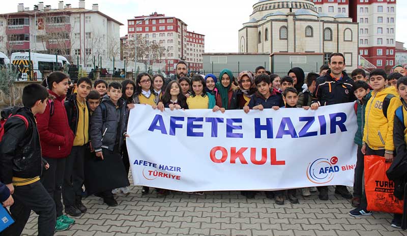 Öğrencilere afet eğitimi