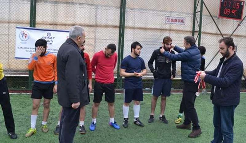 Ensar vakfı gençleri futbol ile buluşturdu