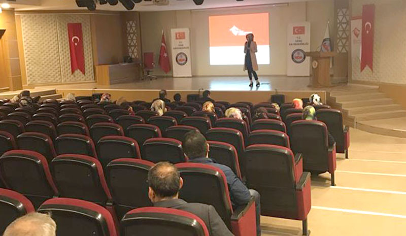 Kadınlar seminere ilgisiz kaldı