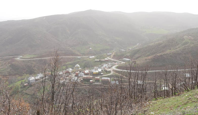 Yol Da Halk Da Bölündü