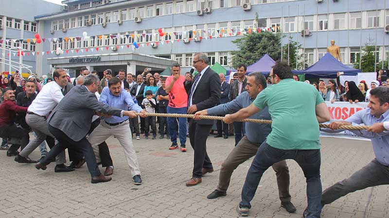 Topyekün kendimizi eğitmeliyiz