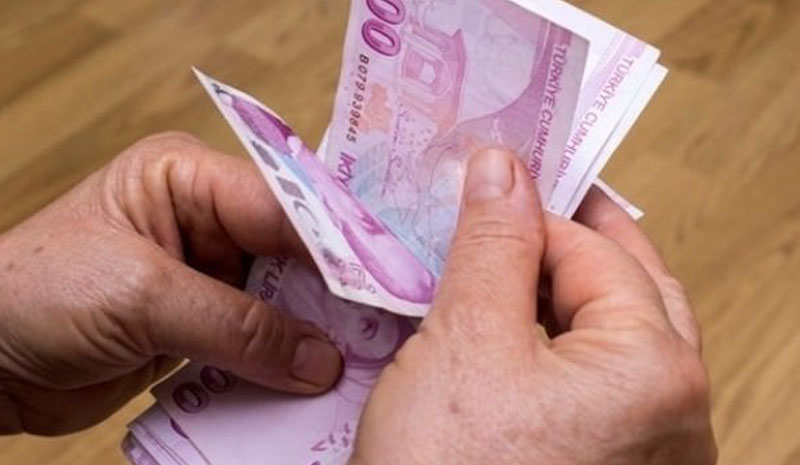 Emekliye 210 lira zam geliyor