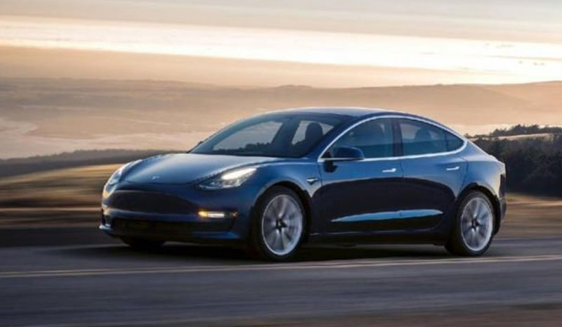 Tesla meydan okudu! Hackleyene bedava Model 3