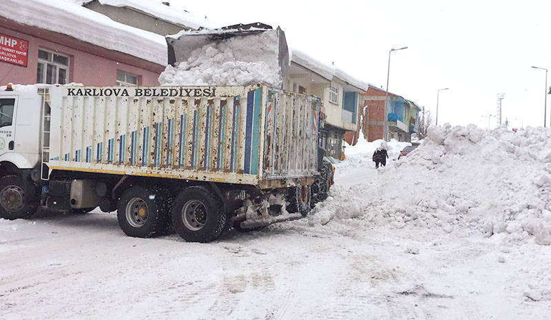 20 bin ton kar taşındı ama bitmedi