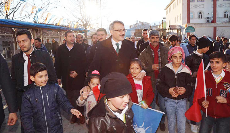 Vali Ekinci`den Servi`ye ziyaret