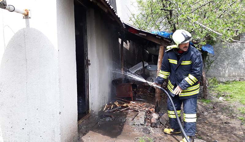 Bingöl`de Odunluk Yangını