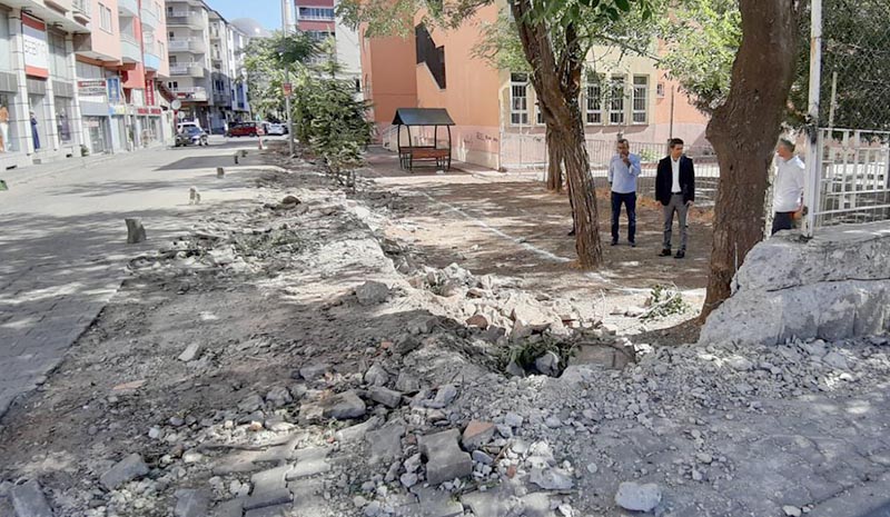 Yol genişletildi, park yasağı da getirilsin