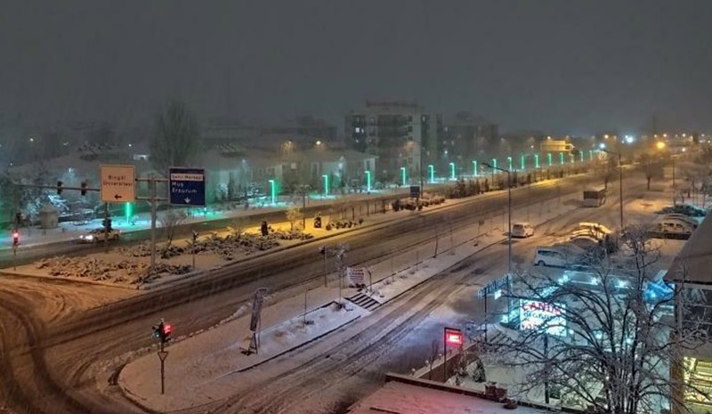 Kar etkisini gösterdi, köy yolları ulaşıma kapandı