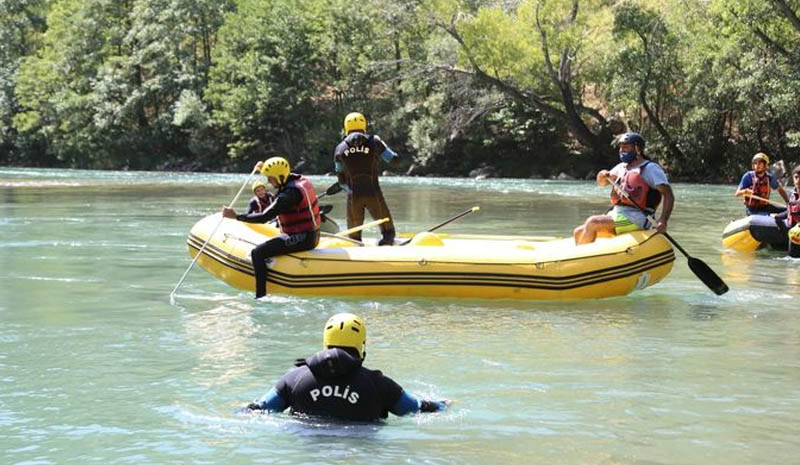 AKUT kayıp kardeşleri arama çalışmalarına katıldı