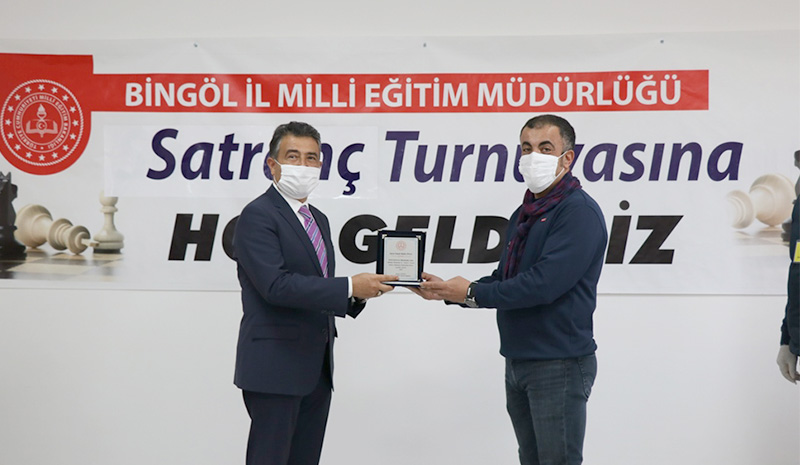 Satranç turnuvasında ödüller verildi