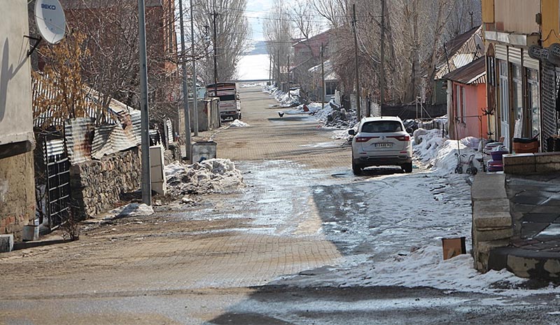 Kısıtlama olmayan ilçede halk evde kalmayı tercih etti