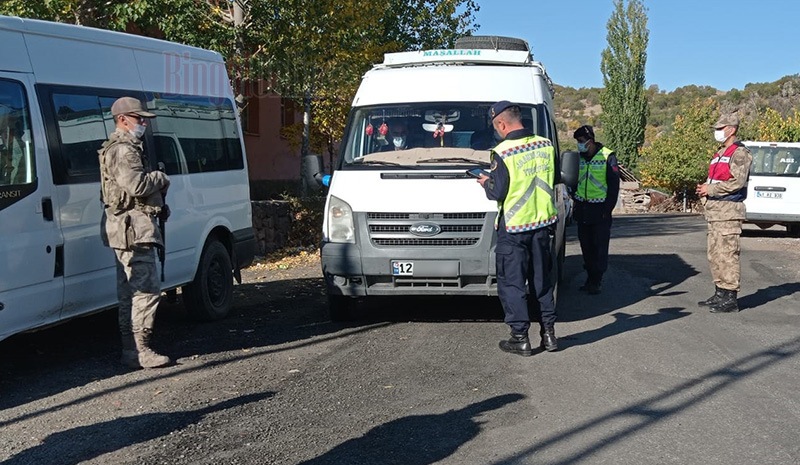 Jandarma okul servislerini denetledi