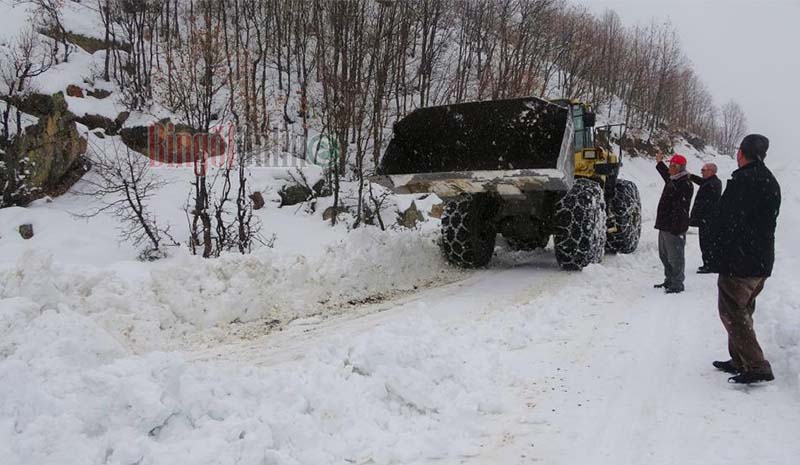 13 köy yolunda çalışma sürüyor