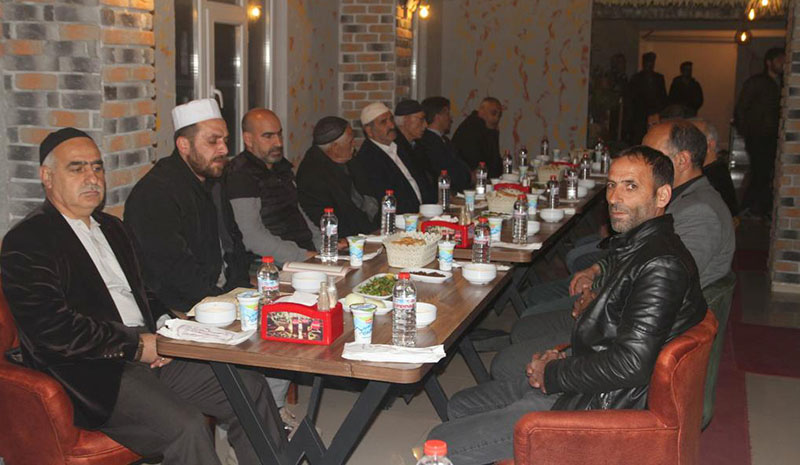 Şehit aileleri ve vatandaşlar iftar yemeğinde buluştu