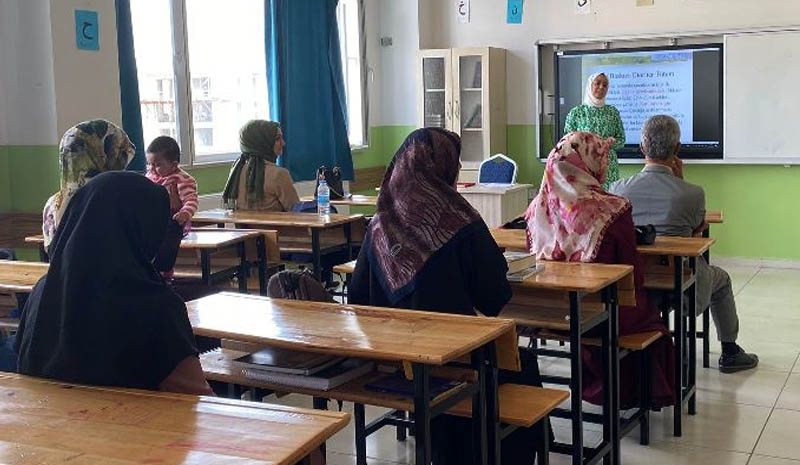 `Aile Okulu` Projesi ailere eğitim