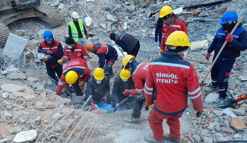 Kurtarma ekibi anlatıyor: Kıyamette gibiydik, kurtar beni sesleri hala kulaklarımızda