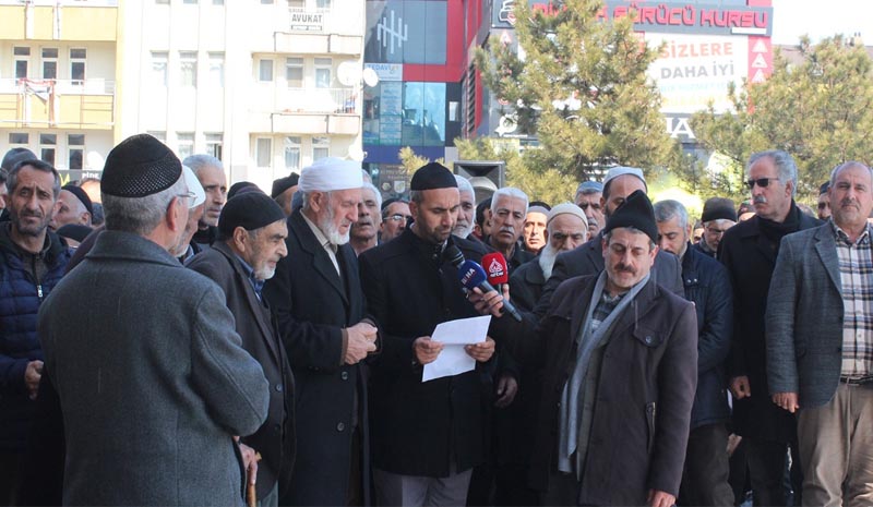 Hayatını kaybedenler için gıyabi cenaze namazı kılındı