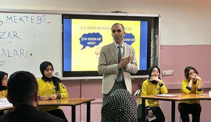 Tokuş, okulların okuma programlarına katıldı