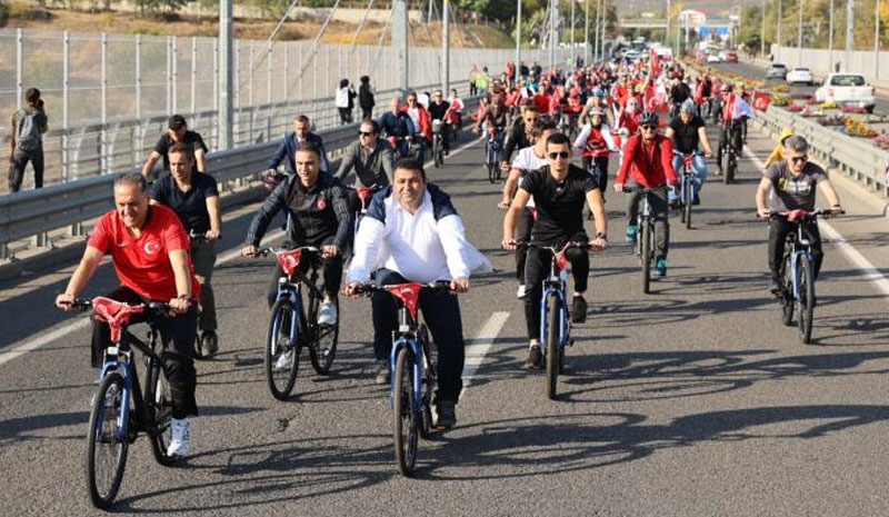 Pedallar, Cumhuriyetin 100. yılı için çevrildi