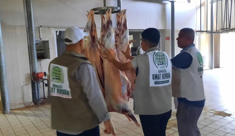 Bingöl`de 2 bin aileye kurban eti dağıtıldı