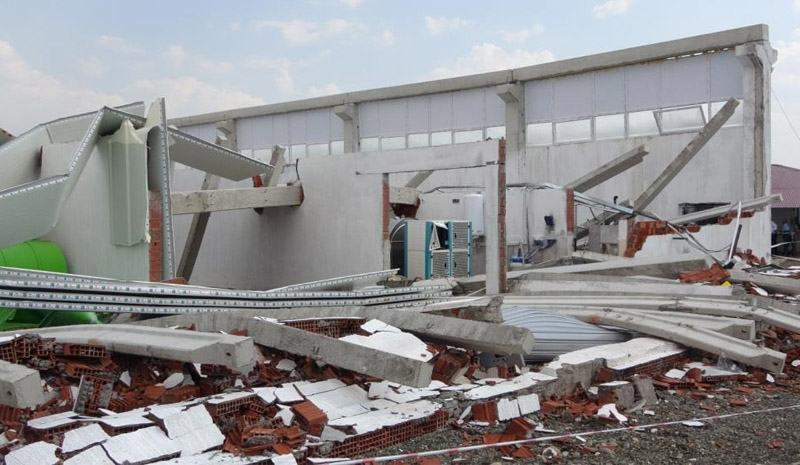 Bingöl`de çiftlik bina inşaatı çöktü: 1 ölü, 1 yaralı