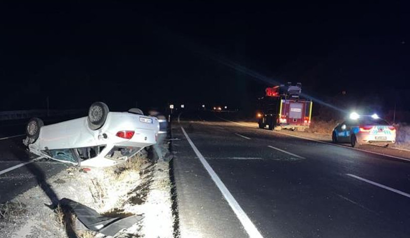 Bingöl`deki taziyeye gelirken kaza yaptılar! 2 ölü 1 yaralı