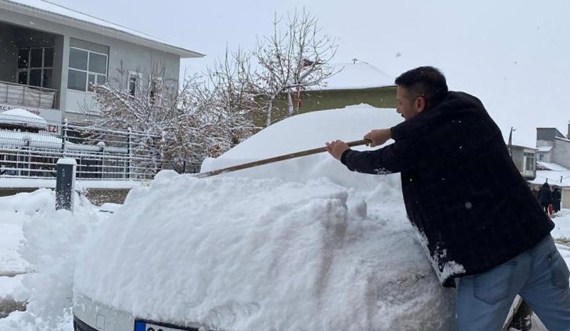 Karlıova`da yoğun kar etkisi