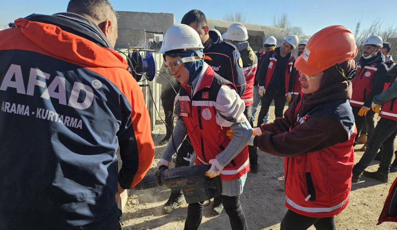 Bingöl`de 108 gönüllüye arama kurtarma eğitimi