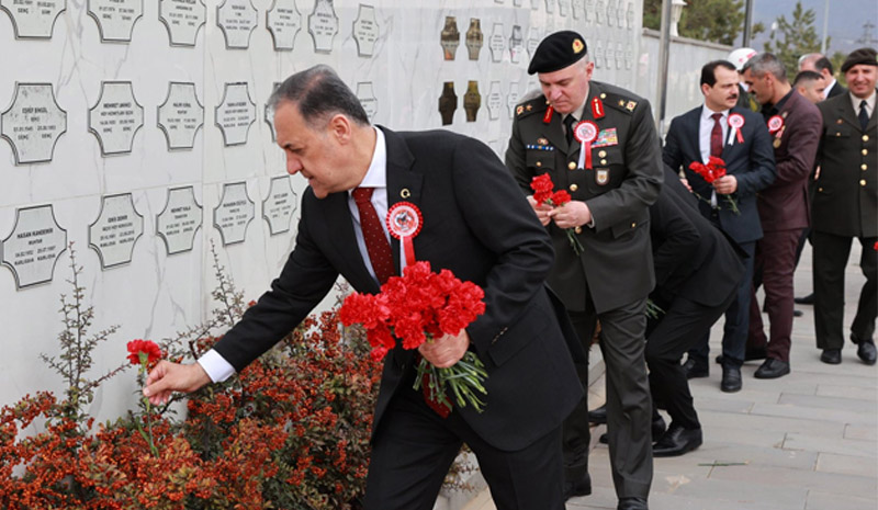 Şehitler törenlerle anıldı