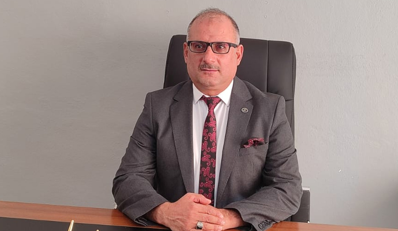 Siyasi ve bürokrasiye eleştiri 