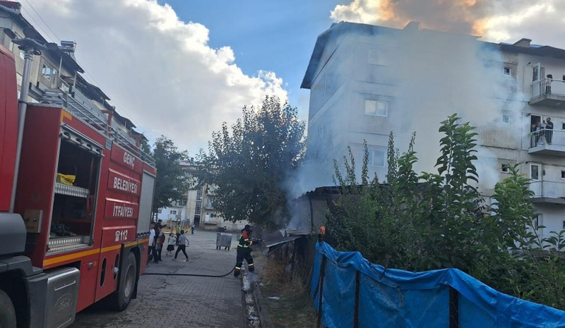 Tandırda unutulan köz yangına neden oldu