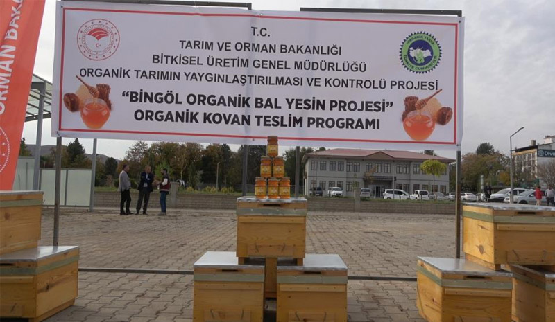 Bingöl`de arıcılara 435 organik kovan dağıtıldı
