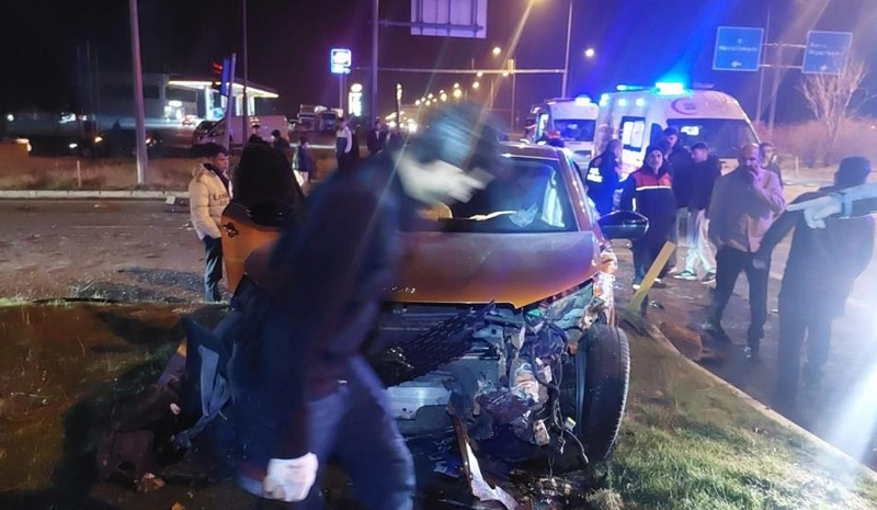 Bingöl`de trafik kazası: 4 yaralı