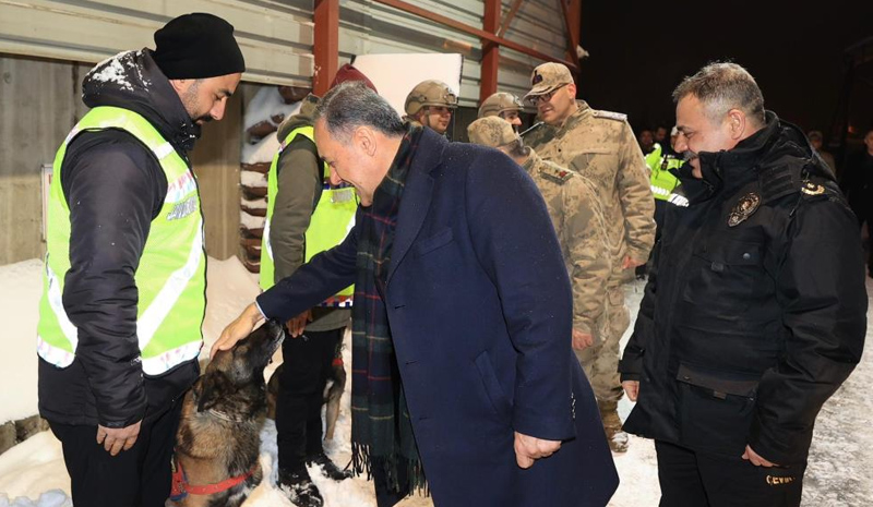 Vali Usta`dan güvenlik güçlerine yeni yıl ziyareti