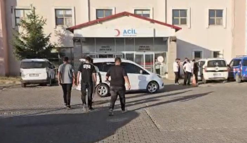 Bingöl`de Husumetli Aileler Birbirine Girdi: 9 Yaralı