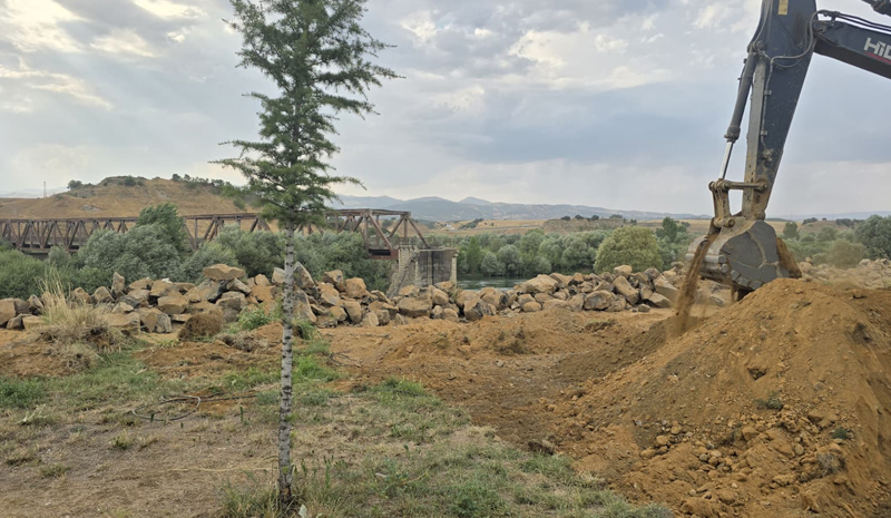 Genç`te Murat Nehri kıyısında dönüşüm başladı