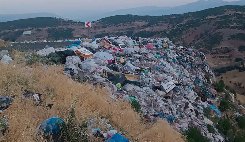 Hazarşah yolu çöplüğe döndü!