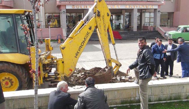 Başkan`ın ilk icraatı hastane kapısı oldu