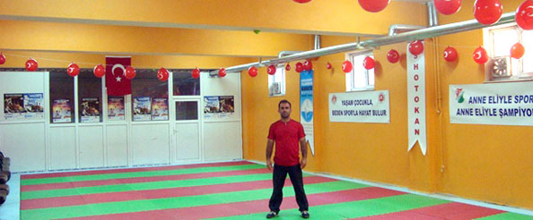 Genç`te karate salonu