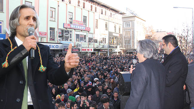 Herkese eşit mesafede olacağız