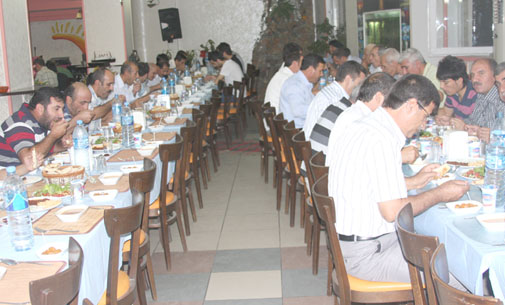 Katılım`dan çalışanlarına ve hissedarlarına iftar