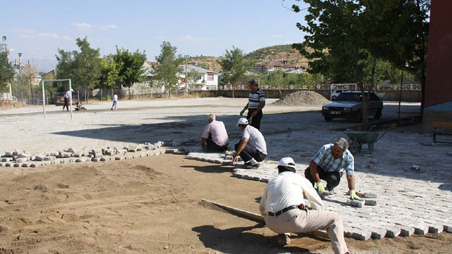 Okul bahçeleri yenileniyor