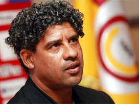 Rijkaard büyük rotasyona gidiyor