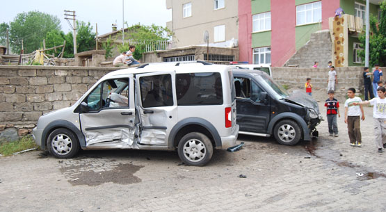 Trafik kazası: 3 yaralı