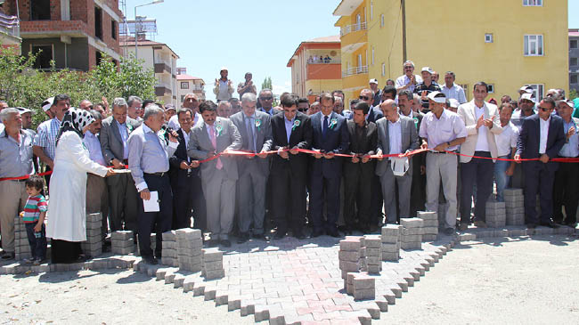 Üstyapı törenle başladı