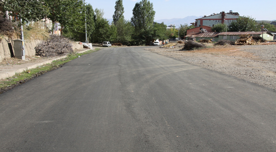 Yeşilyurt mahallesi`nde asfalt çalışması yapıldı