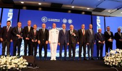 Türkiye Denizcilik zirvesinde Bakanlıktan Onur Ödülü