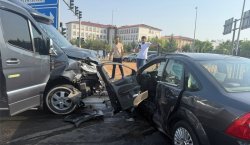 Gündoğdu Kavşağı`nda Kaza: 5 Kişi Yaralandı