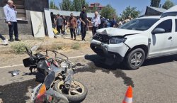 Bingöl`de Otomobil ile Motosiklet Çarpıştı: 3 Yaralı